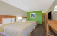 Bedroom 6 Days Inn & Suites by Wyndham Clovis