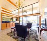 Lobby 6 Econo Lodge Inn & Suites Bentonville - Rodgers