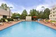 Hồ bơi Country Inn & Suites by Radisson, Atlanta Airport South, GA