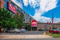 Exterior Econo Lodge Metro