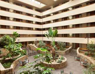 Lobby 2 Embassy Suites by Hilton Oklahoma City Will Rogers Airport