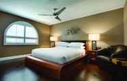 Bedroom 2 Embassy Suites by Hilton Scottsdale Resort