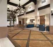 Lobby 7 Embassy Suites by Hilton Scottsdale Resort