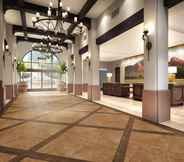 Lobby 6 Embassy Suites by Hilton Scottsdale Resort