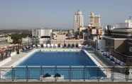 Swimming Pool 6 Hotel Emperador