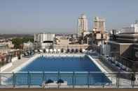 Swimming Pool Hotel Emperador