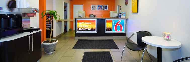 Lobby Motel 6 Lafayette, IN