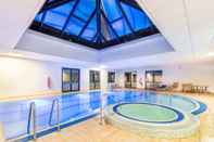 Swimming Pool The Harlow Hotel By AccorHotels