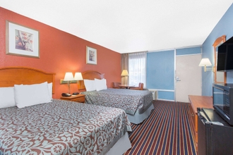 Bedroom 4 Days Inn by Wyndham Albany