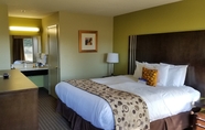 Bedroom 4 SureStay Hotel by Best Western Vallejo Napa Valley