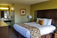Bedroom SureStay Hotel by Best Western Vallejo Napa Valley