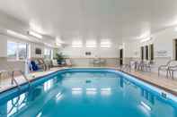สระว่ายน้ำ Comfort Suites Sioux Falls