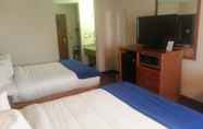 Bilik Tidur 3 New Victorian Inn and Suites