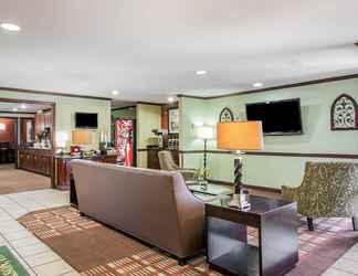 Lobi 2 Quality Inn Jackson