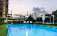 Swimming Pool 5 Leonardo Beach Tel Aviv