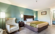 Bedroom 2 Econo Lodge Inn & Suites