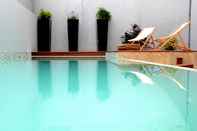 Swimming Pool Hôtel Mermoz