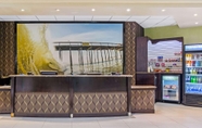 Lobby 6 La Quinta Inn & Suites by Wyndham Salisbury