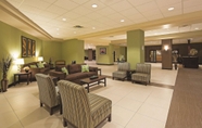 Lobby 4 La Quinta Inn & Suites by Wyndham Salisbury