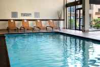 Swimming Pool Courtyard by Marriott Charlottesville