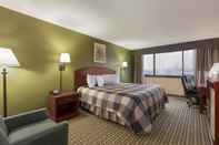 Bedroom Ramada by Wyndham Rochelle Park Near Paramus