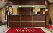 ล็อบบี้ 2 Ramada by Wyndham Rochelle Park Near Paramus