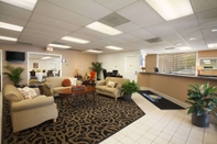 Lobby Days Inn by Wyndham Alexandria