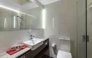 Toilet Kamar 4 Novotel Sydney City Centre