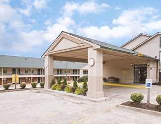 Exterior 2 Days Inn by Wyndham Wytheville