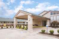 Exterior Days Inn by Wyndham Wytheville