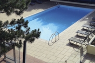 Swimming Pool ibis Toulon La Seyne Sur Mer