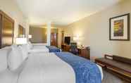 Bedroom 4 Comfort Suites Near Denver Downtown