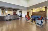 Lobby 2 Comfort Suites Near Denver Downtown