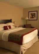 BEDROOM Ramada Hotel & Conference Center by Wyndham Greensburg