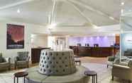 Lobi 2 Delta Hotels by Marriott Swansea