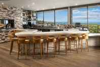 Bar, Kafe dan Lounge Hotel La Jolla, Curio Collection by Hilton