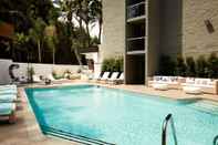 Hồ bơi Hotel La Jolla, Curio Collection by Hilton