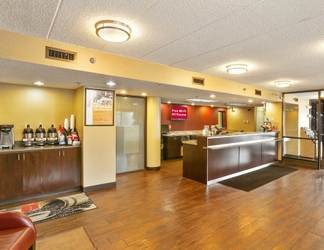 Lobby 2 Red Roof Inn PLUS+ Baltimore North - Timonium