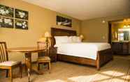 Bedroom 7 Tremont Lodge & Resort
