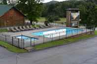 Swimming Pool Tremont Lodge & Resort