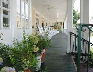 Lobby 2 Lakeside Inn