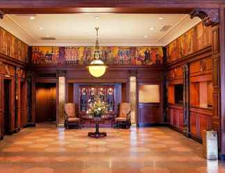 ล็อบบี้ 2 Hotel Roanoke & Conference Ctr, Curio Collection by Hilton 