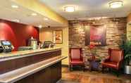 บาร์ คาเฟ่ และเลานจ์ 2 Red Roof Inn PLUS+ Atlanta - Buckhead 