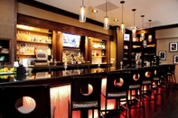 Bar, Kafe, dan Lounge Hilton Greenville