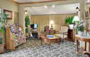 Lobby 5 Coachman Inn & Suites