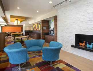 Lobby 2 Fairfield Inn & Suites Cheyenne