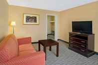 Common Space Days Inn by Wyndham Silver Spring