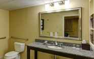In-room Bathroom 4 Port Inn & Suites Kennebunk, Ascend Hotel Collection