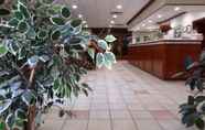 Lobby 2 Days Inn & Conf Center by Wyndham Southern Pines Pinehurst