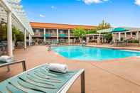 Swimming Pool Best Western Plus Hilltop Inn